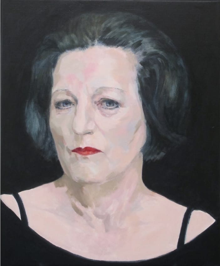 Reputation 11 Old woman with short black hair lost in thought, with a darkblue background.
